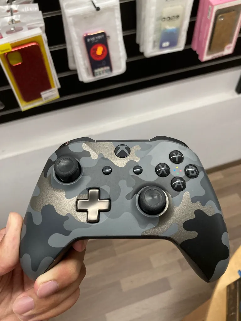 Microsoft X-Box One Special Edition Wireless Controller in Night Ops Camo