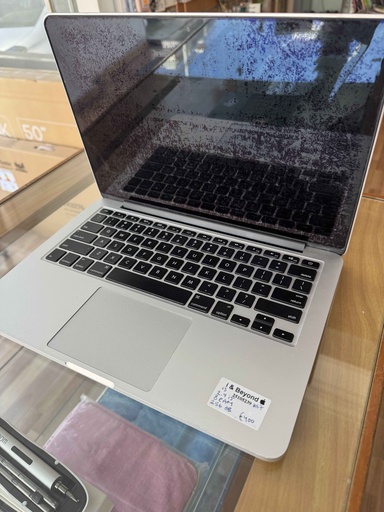 [4] MacBook Pro i5 ,8RAM,256 GB,(used).